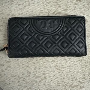 Tory Burch Fleming Continental Wallet